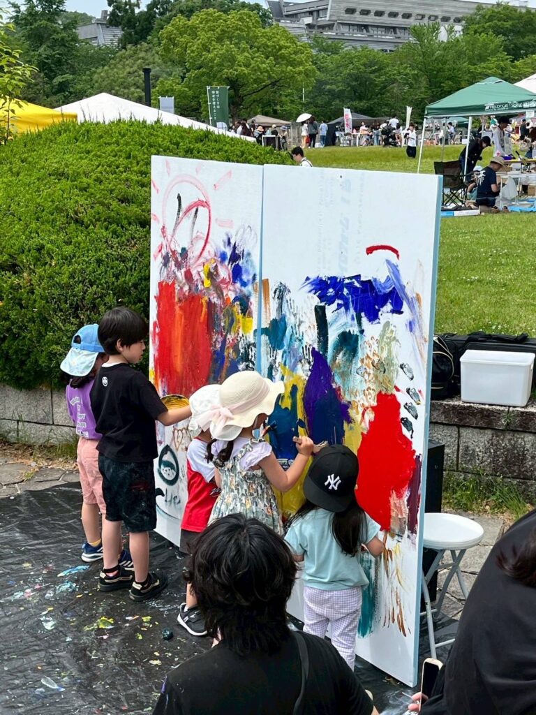 あおぞららくがきラボの様子 1